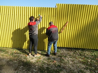 Забор из профнастила с утрамбовкой щебнем 122 метра